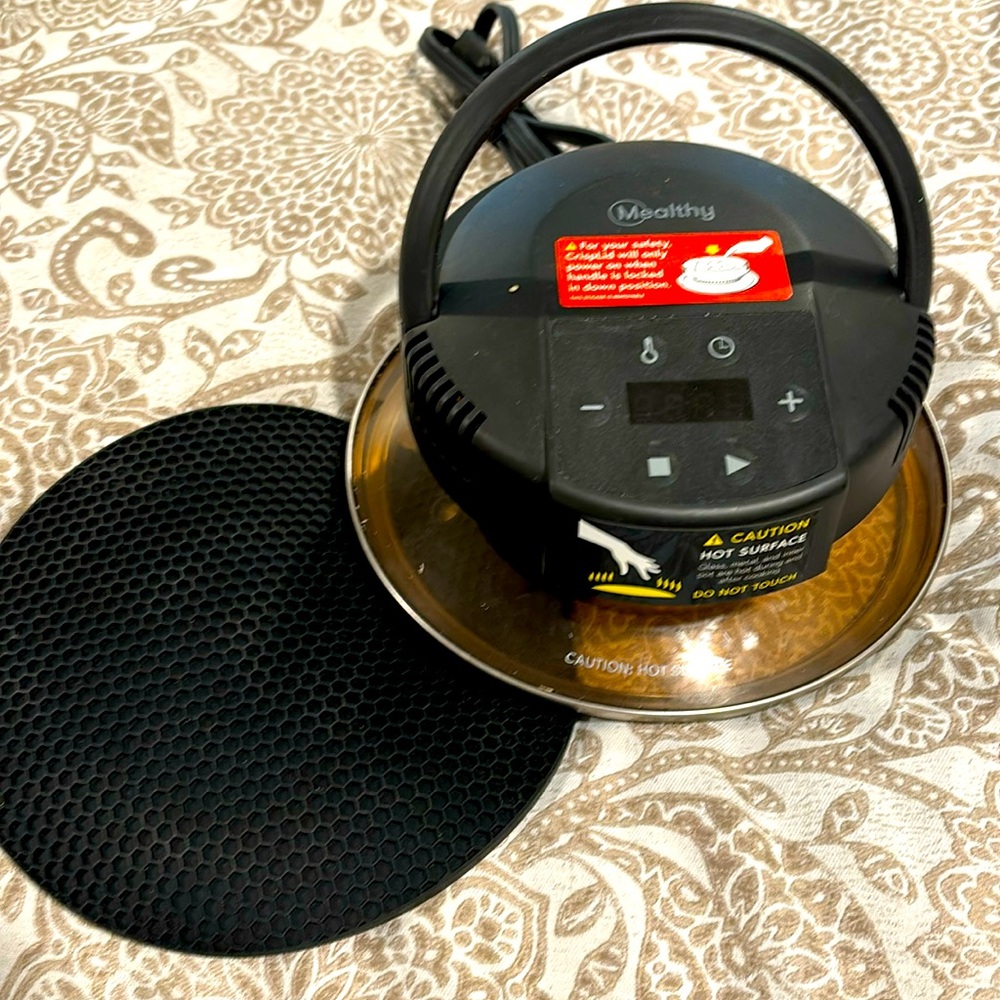 Choice Black Electric Skillet Lid with Silicone Trivet